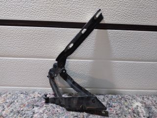 bontott VW GOLF V Motorháztető Bal Zsanér