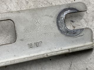 bontott VW GOLF V Motorháztető Bal Zsanér