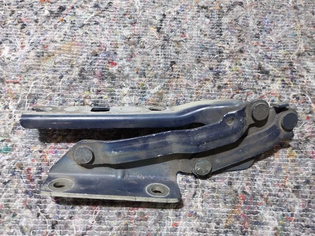 bontott VW GOLF V Motorháztető Bal Zsanér