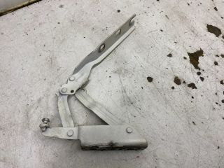 bontott VW GOLF V Motorháztető Bal Zsanér