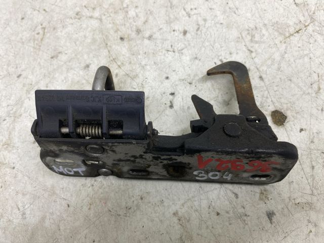 bontott VW GOLF V Motorháztető Biztonsági Kampó