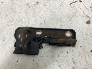 bontott VW GOLF V Motorháztető Biztonsági Kampó