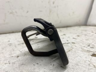 bontott VW GOLF V Motorháztető Biztonsági Kampó