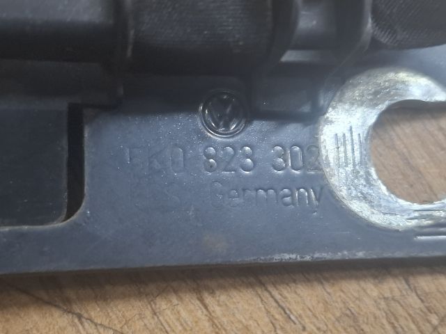 bontott VW GOLF V Motorháztető Jobb Zsanér