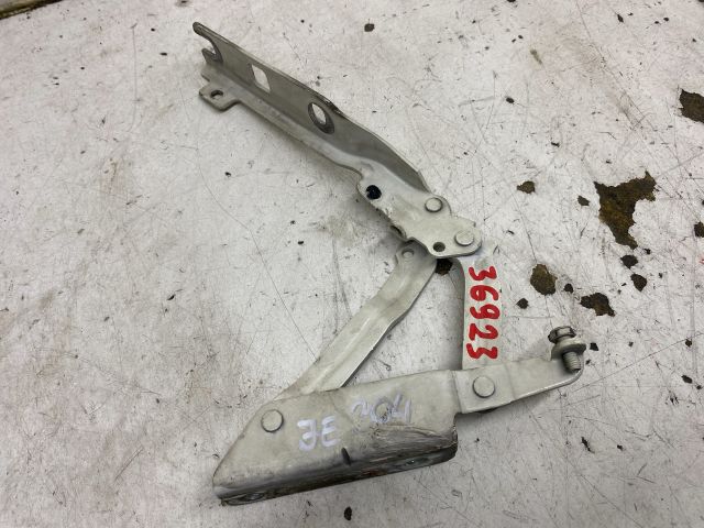 bontott VW GOLF V Motorháztető Jobb Zsanér