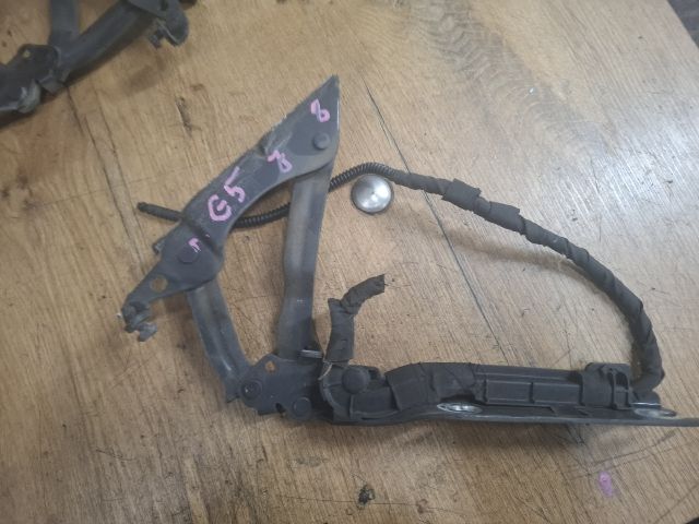 bontott VW GOLF V Motorháztető Jobb Zsanér