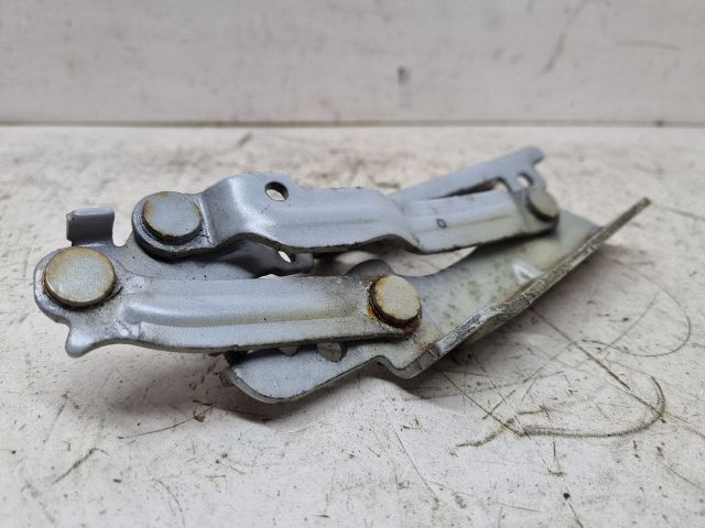 bontott VW GOLF V Motorháztető Jobb Zsanér