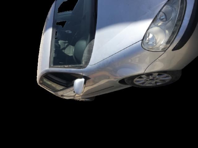 bontott VW GOLF V Motorháztető Jobb Zsanér