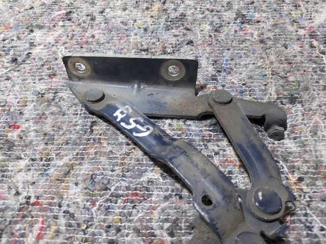 bontott VW GOLF V Motorháztető Jobb Zsanér