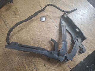 bontott VW GOLF V Motorháztető Jobb Zsanér