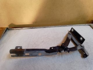 bontott VW GOLF V Motorháztető Jobb Zsanér