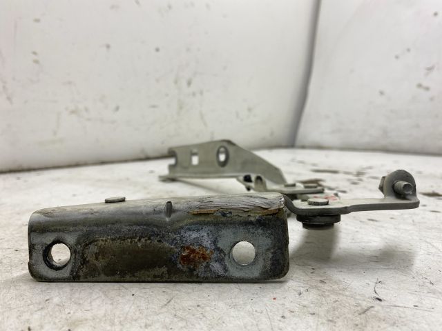 bontott VW GOLF V Motorháztető Jobb Zsanér