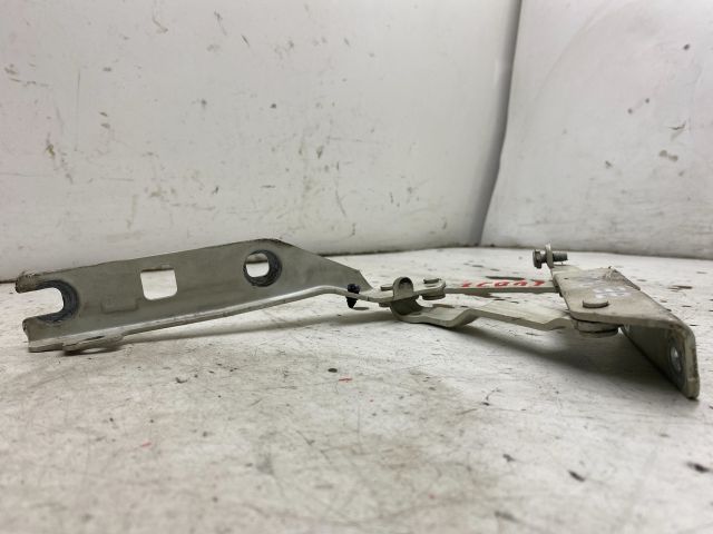 bontott VW GOLF V Motorháztető Jobb Zsanér