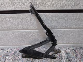 bontott VW GOLF V Motorháztető Jobb Zsanér