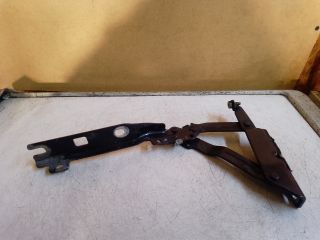 bontott VW GOLF V Motorháztető Jobb Zsanér