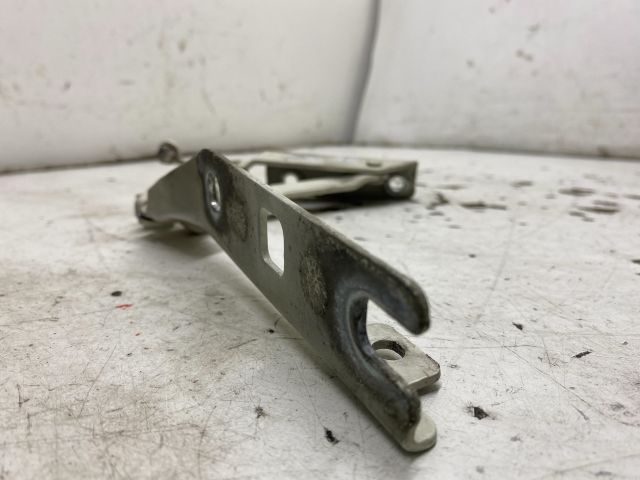 bontott VW GOLF V Motorháztető Jobb Zsanér