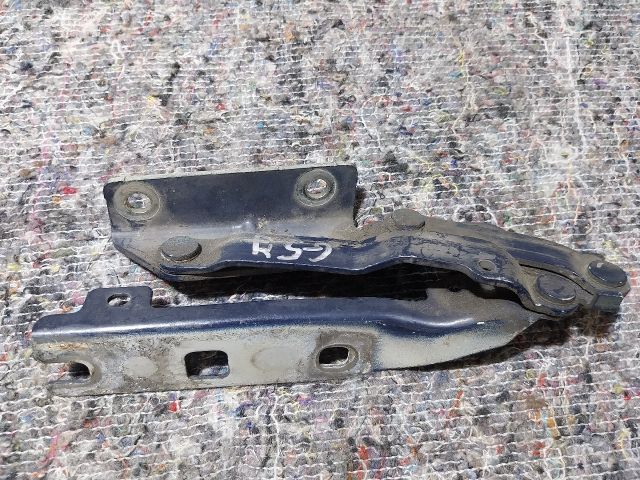 bontott VW GOLF V Motorháztető Jobb Zsanér