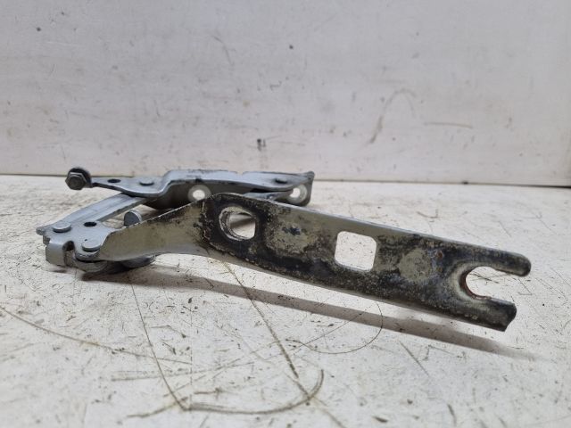 bontott VW GOLF V Motorháztető Jobb Zsanér