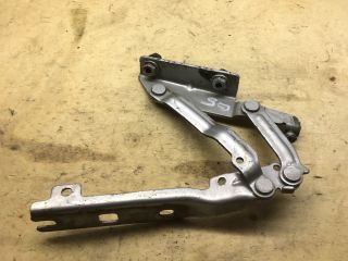 bontott VW GOLF V Motorháztető Jobb Zsanér