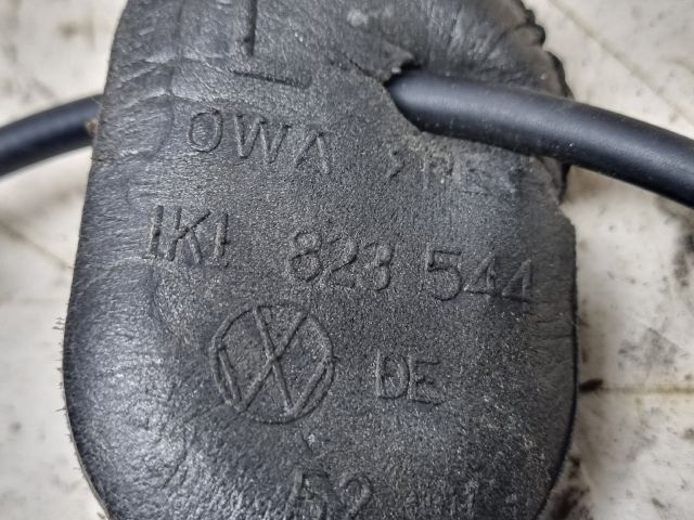 bontott VW GOLF V Motorháztető Nyitó Bowden