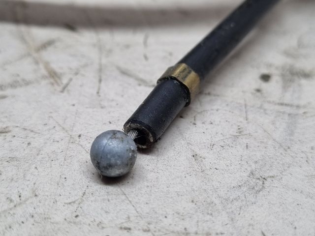 bontott VW GOLF V Motorháztető Nyitó Bowden