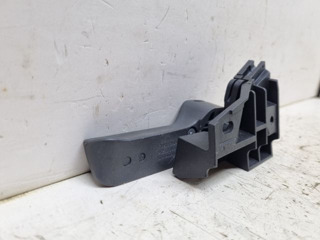 bontott VW GOLF V Motorháztető Nyitó Kar / Gomb