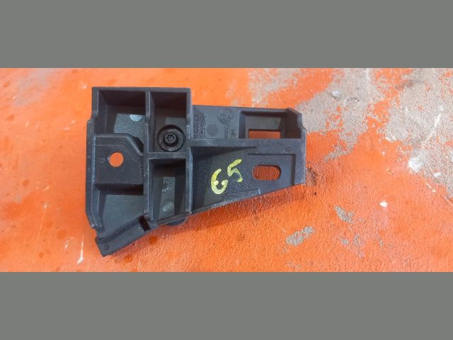 bontott VW GOLF V Motorháztető Nyitó Kar / Gomb