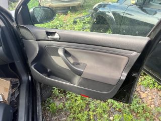 bontott VW GOLF V Motorháztető Nyitó Kar / Gomb