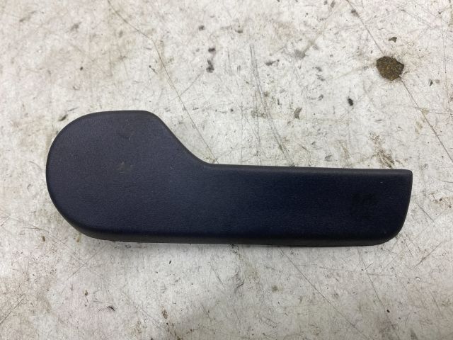 bontott VW GOLF V Motorháztető Nyitó Kar / Gomb