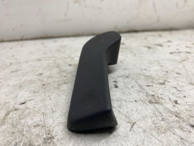 bontott VW GOLF V Motorháztető Nyitó Kar / Gomb