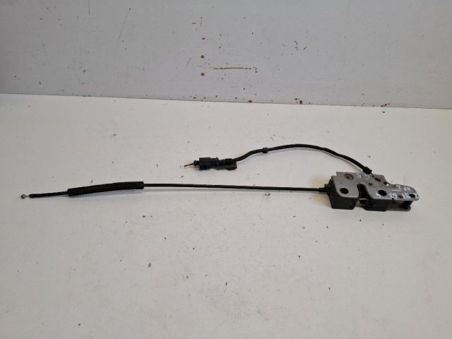 bontott VW GOLF V Motorháztető Zárszerkezet