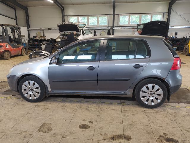 bontott VW GOLF V Motorháztető Zárszerkezet