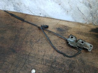 bontott VW GOLF V Motorháztető Zárszerkezet