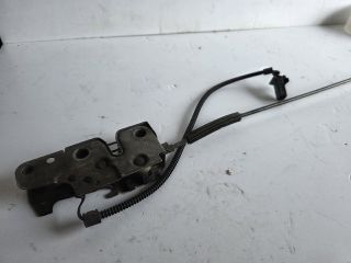 bontott VW GOLF V Motorháztető Zárszerkezet