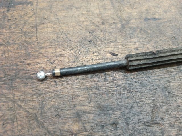 bontott VW GOLF V Motorháztető Zárszerkezet