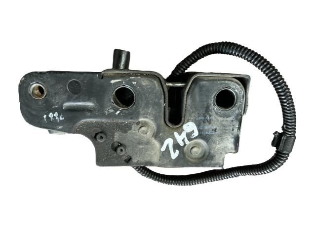 bontott VW GOLF V Motorháztető Zárszerkezet