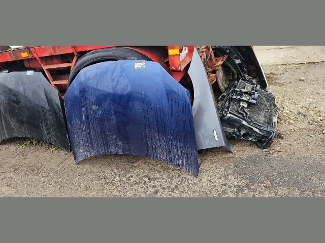 bontott VW GOLF V Motorháztető