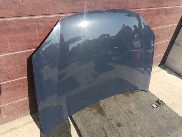 bontott VW GOLF V Motorháztető