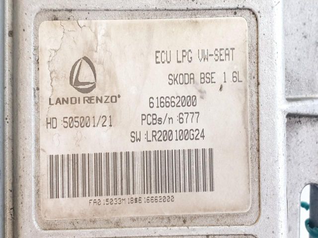 bontott VW GOLF V Motorvezérlő