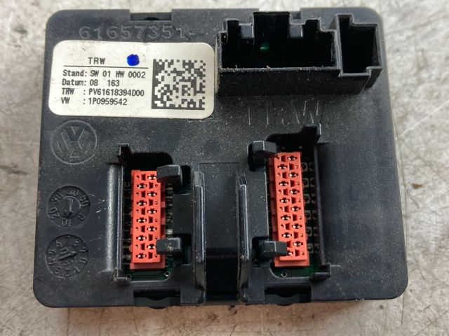 bontott VW GOLF V Multikormány Elektronika