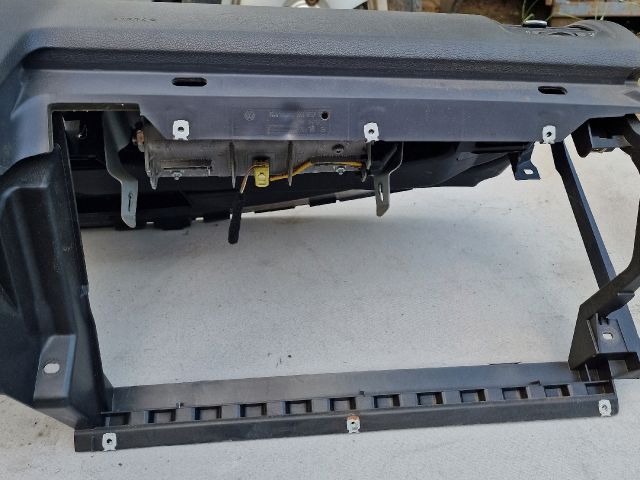 bontott VW GOLF V Műszerfal Héj