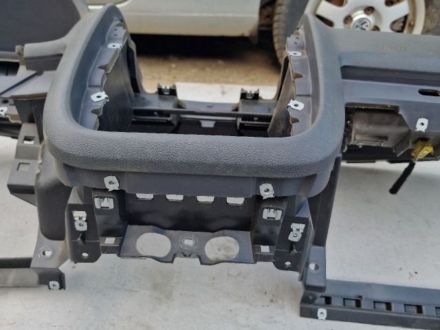 bontott VW GOLF V Műszerfal Héj