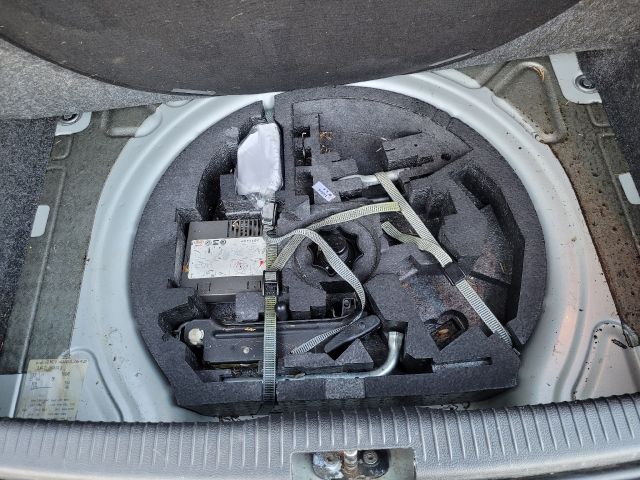 bontott VW GOLF V Műszerfal Jobb Hangszóró Burkolat