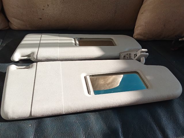 bontott VW GOLF V Napellenző Pár