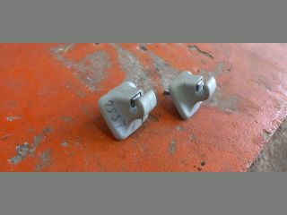 bontott VW GOLF V Napellenző Tartó (Pozíciófüggetlen)