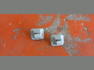 bontott VW GOLF V Napellenző Tartó (Pozíciófüggetlen)