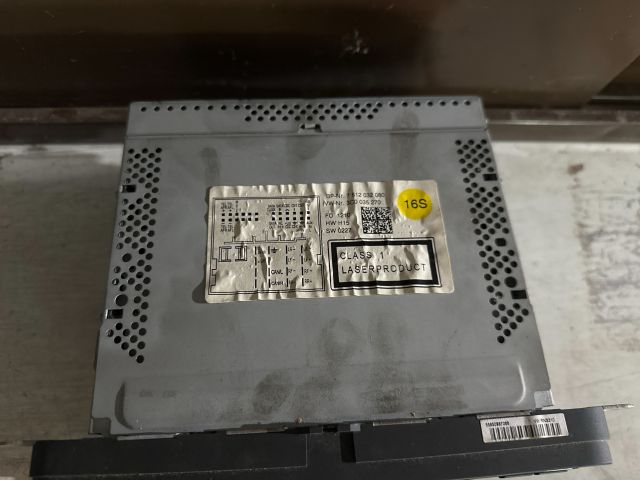 bontott VW GOLF V Navigációs Fejegység