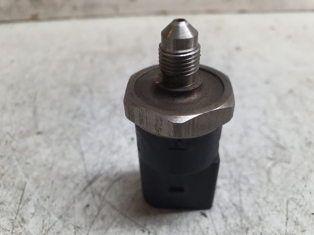 bontott VW GOLF V Nyomásszabályzó Szelep