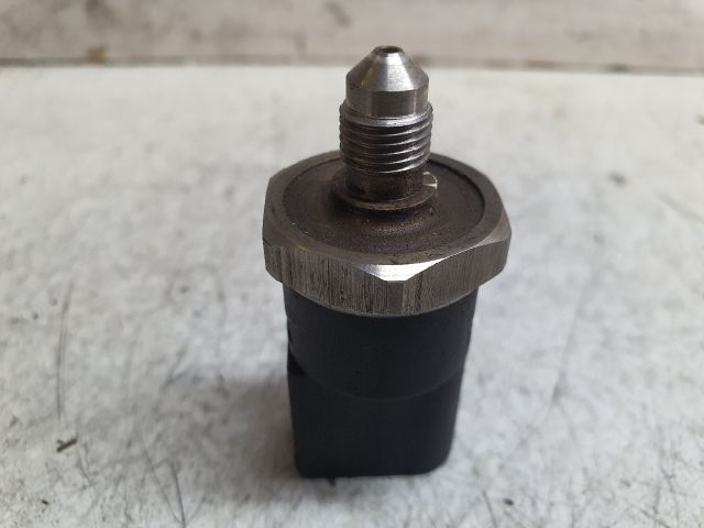 bontott VW GOLF V Nyomásszabályzó Szelep