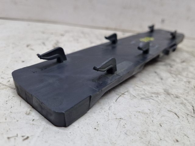 bontott VW GOLF V Pollenszűrő Fedél